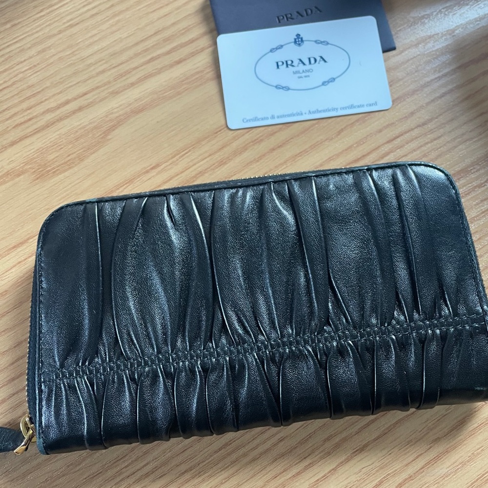 Prada wallet - Picture 3 of 4